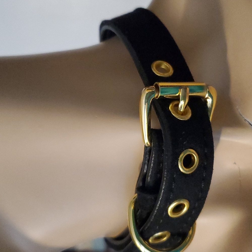 Neck accessories - Picture 2 of 3